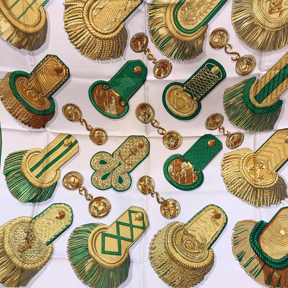 HERMES Carre90 Silk Scarf- 35”x 35”😍💚🔥 - Picture 13 of 17